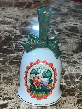 Vintage 1990 Avon Christmas Bell - "Waiting for Santa" - Sleeping Mice in Green